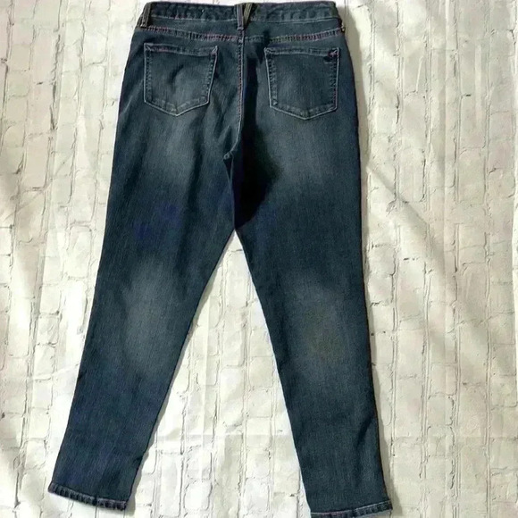 Jessica Simpson high-rise forever, rolled ankle jeans - Picture 5 of 9